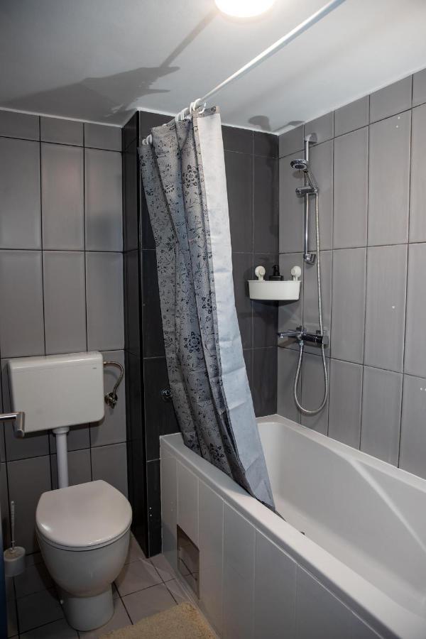 Apartment Moon Ровинь Экстерьер фото