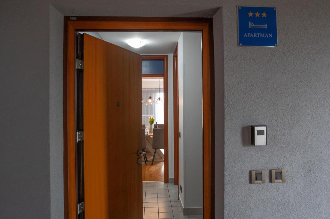 Apartment Moon Ровинь Экстерьер фото