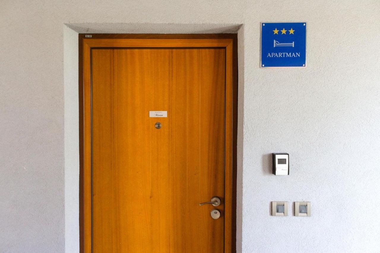 Apartment Moon Ровинь Экстерьер фото